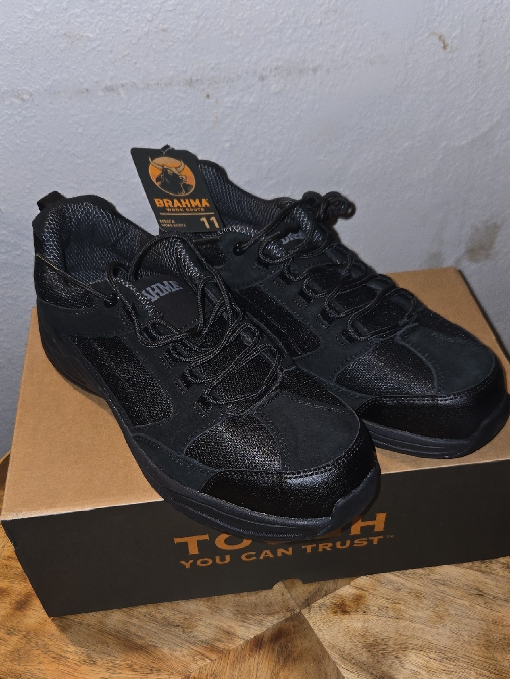 Men's Brahma "Adan" Steel Toe Work Shoes In Size 11